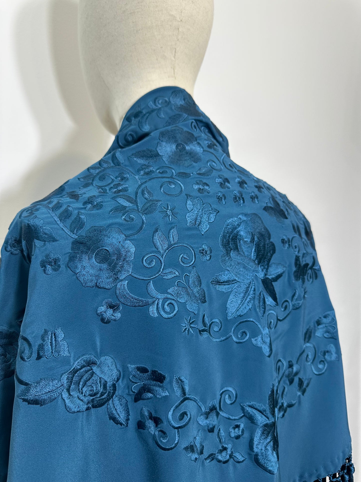 Mantoncillo Carmen Liso Petróleo