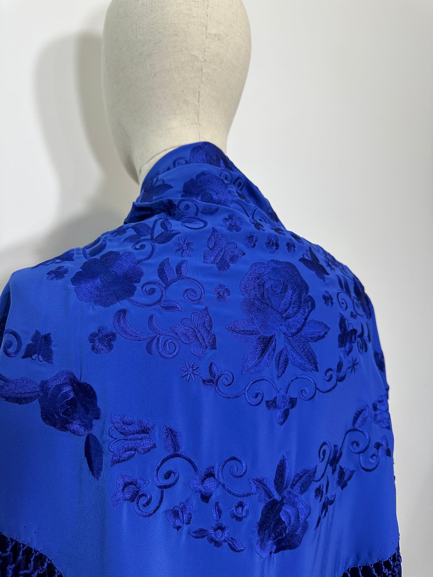 Mantoncillo Carmen Liso Azul Royal