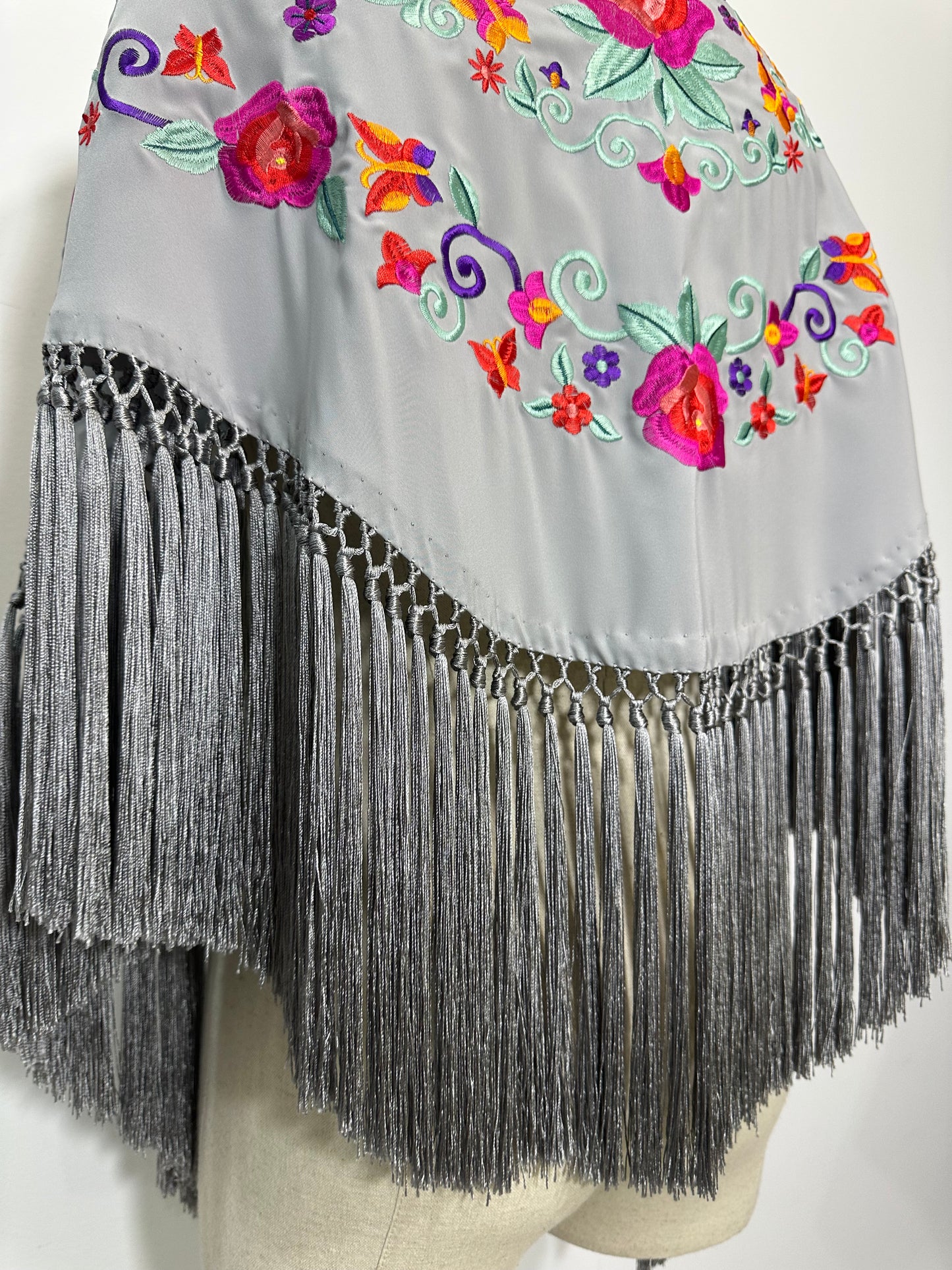 Mantoncillo Carmen Gris