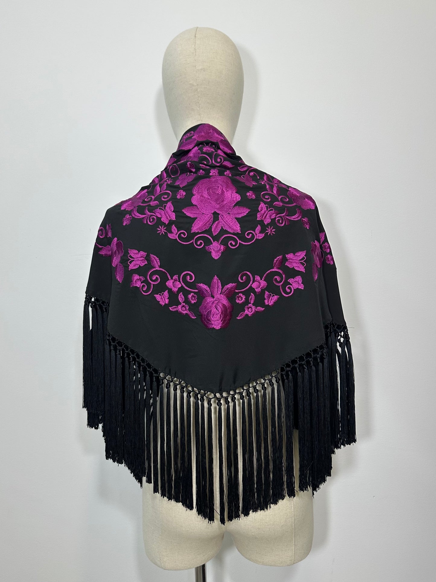 Mantoncillo Carmen Dos Negro