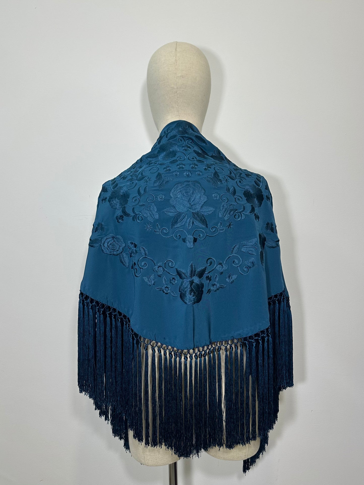 Mantoncillo Carmen Liso Petróleo