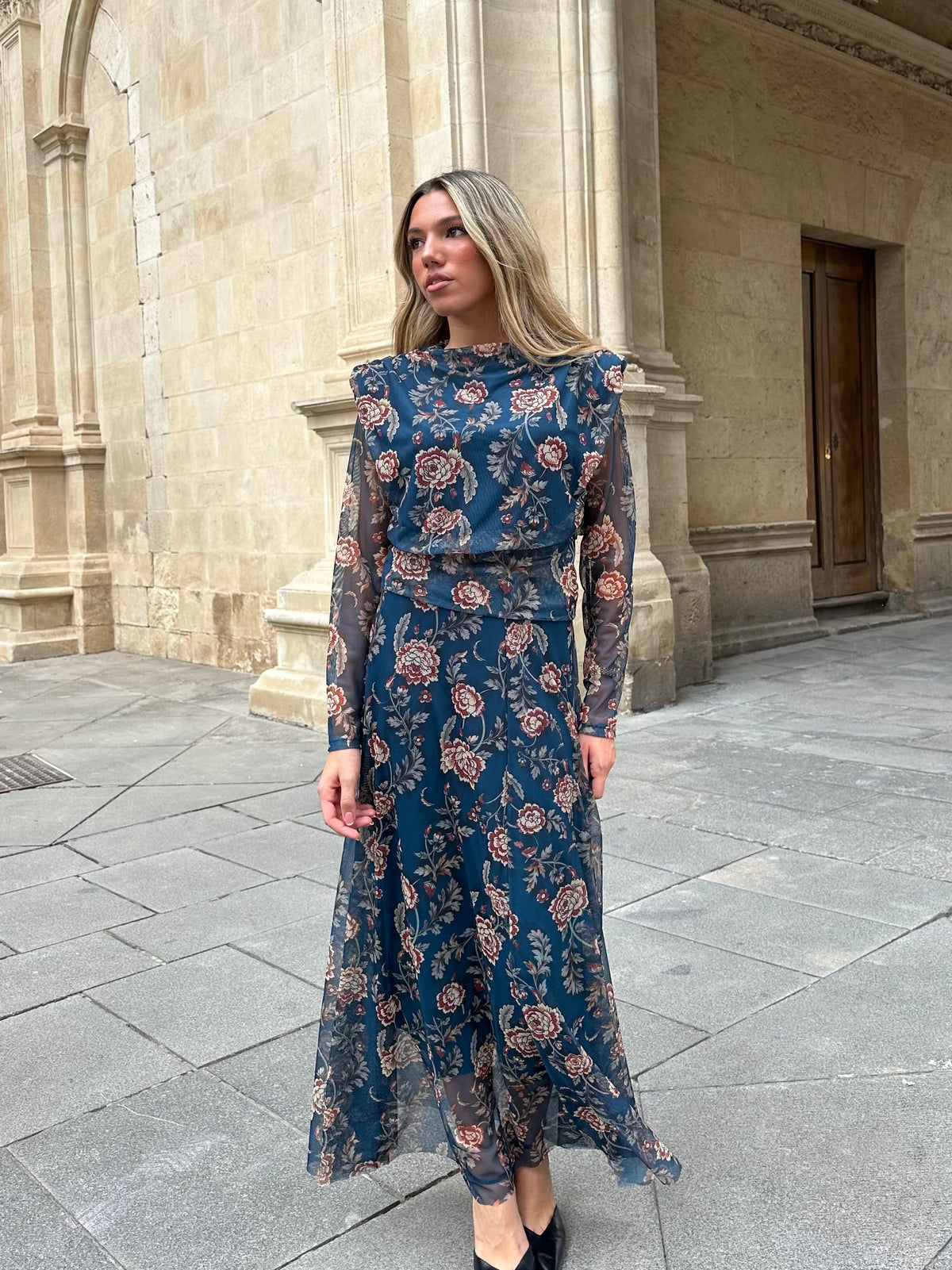 Conjunto Tul Flores Petróleo
