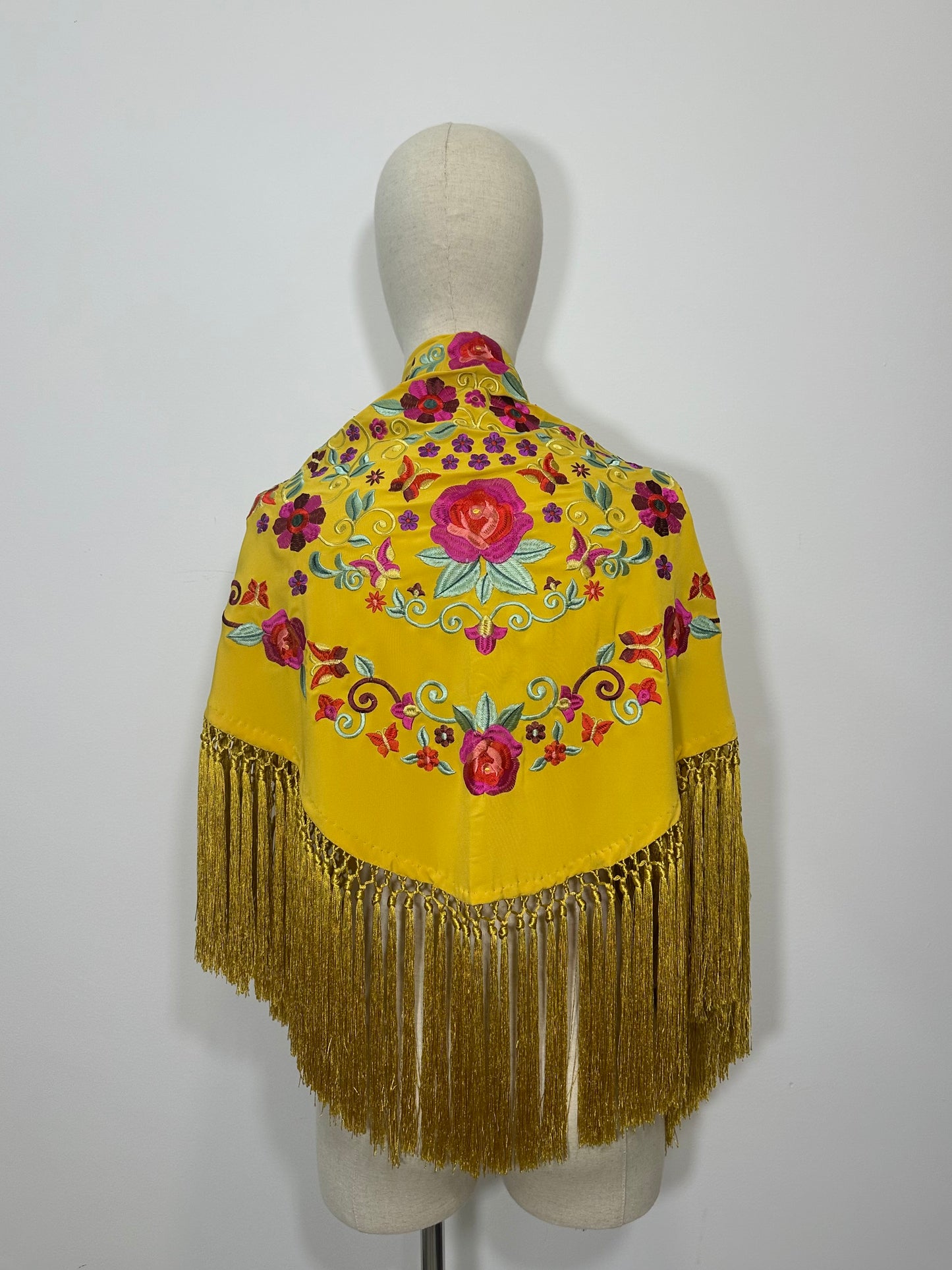 Mantoncillo Carmen Amarillo