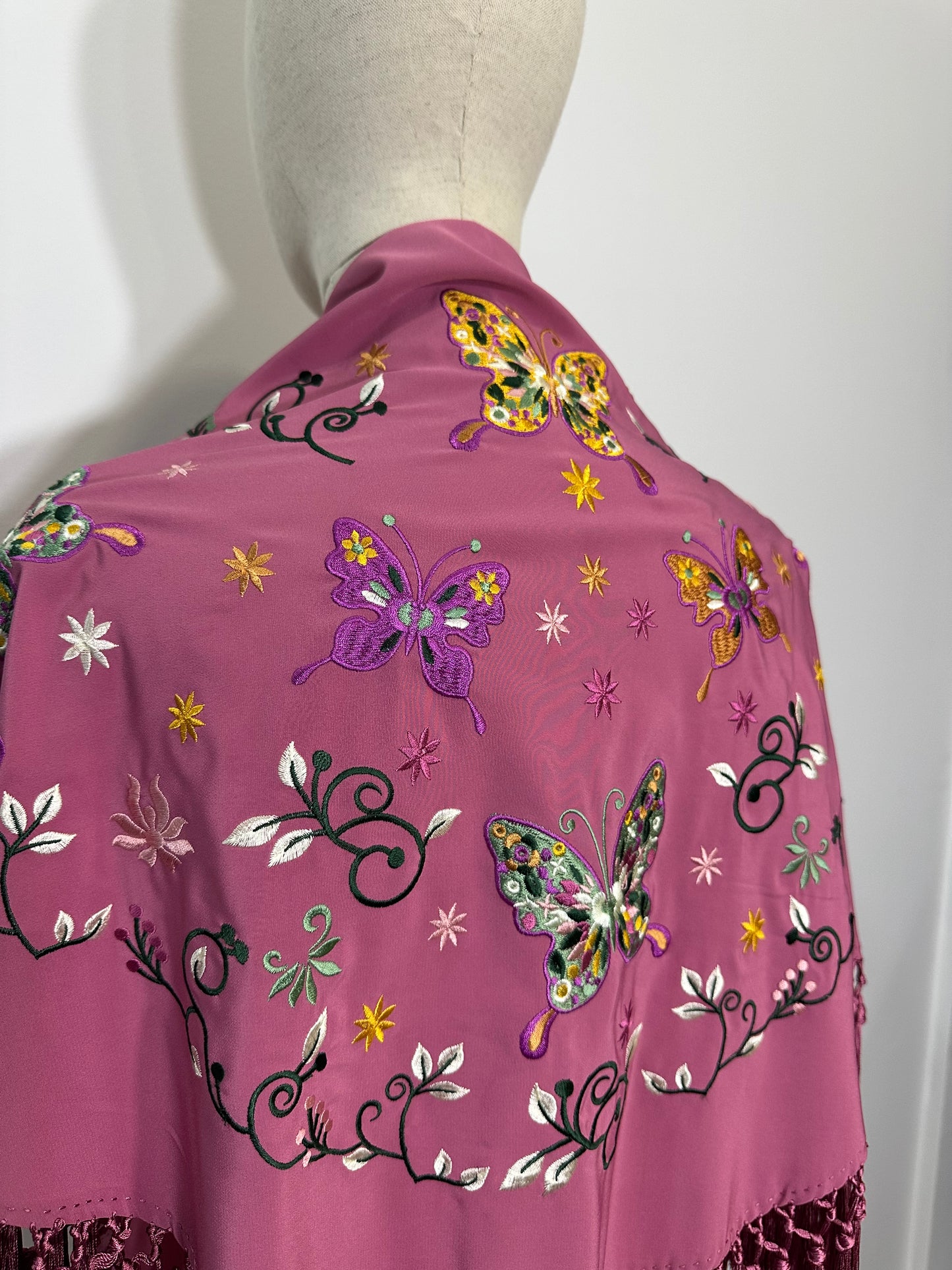 Mantoncillo Rocío Rosa Fuerte